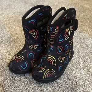 Bogs 🌈 toddler snow boots size 9